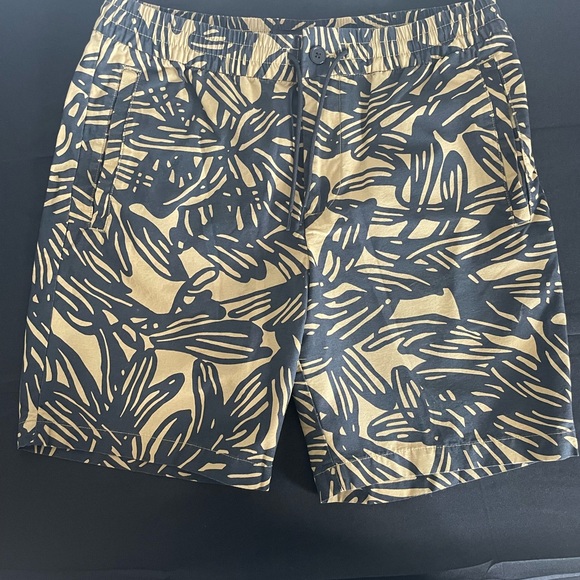 H&M Other - H&M Black and Tan Patterned Garment Men’s Shorts